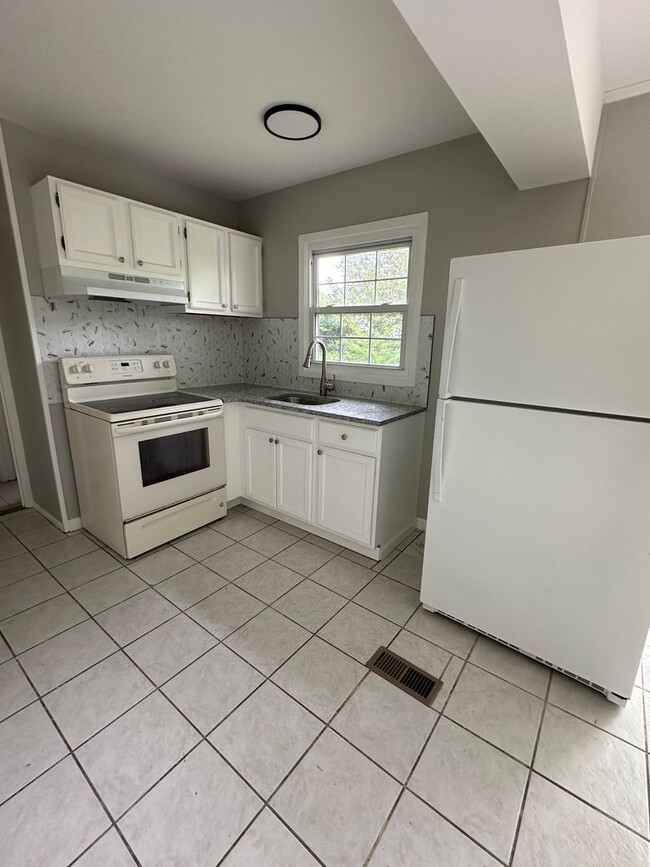 Photo - 4 Bedroom, 2 Bathroom Cape Cod
