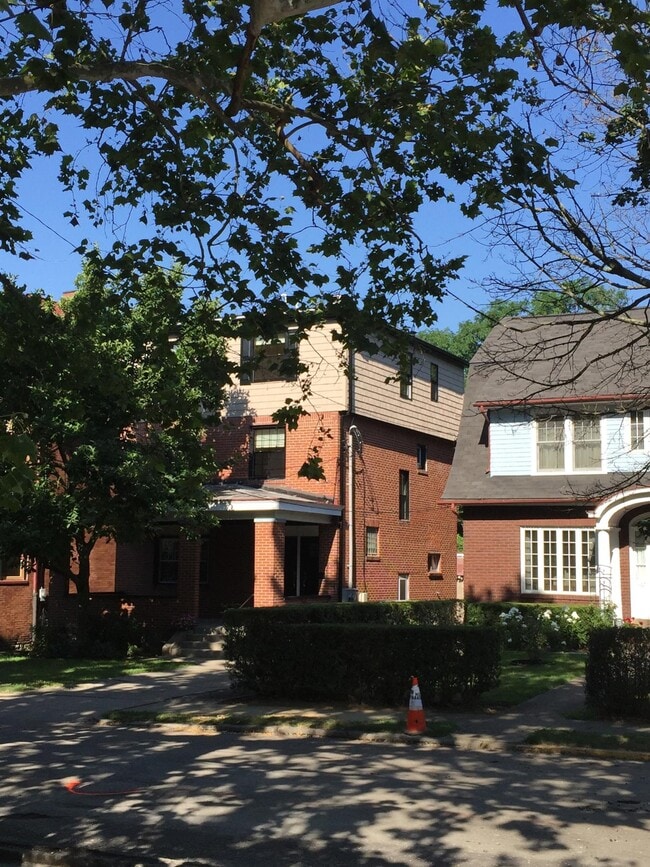 Photo - 1161 King Ave Unit 1