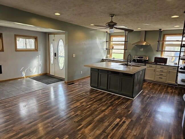 Photo - 1046 E Hinchman Rd