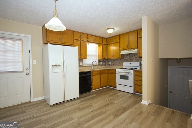 Photo - 4656 Bristol Dr SE