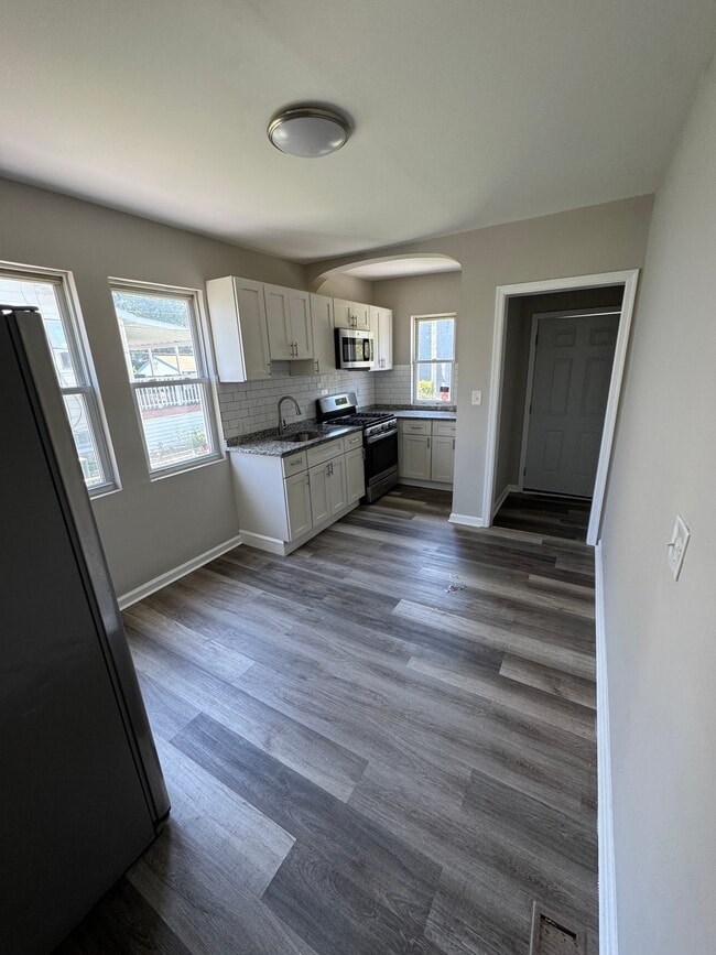 Photo - 105 Williams Ave