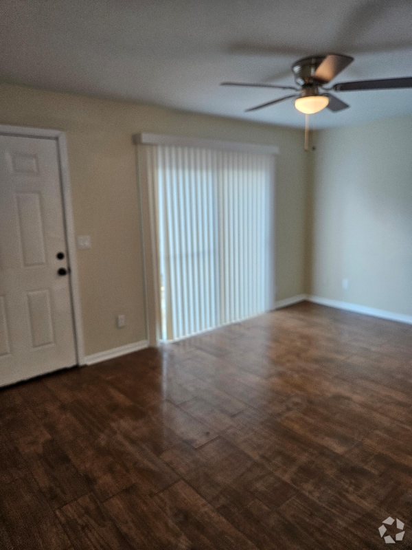 Building Photo - 3950 SE 17th Ct Rental