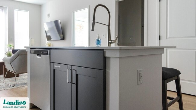 Photo - 650 N Main St Unidad 306