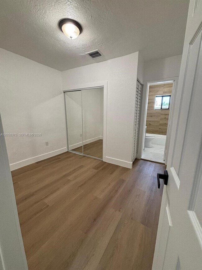 Photo - 5601 NW 31st Ave Unit B