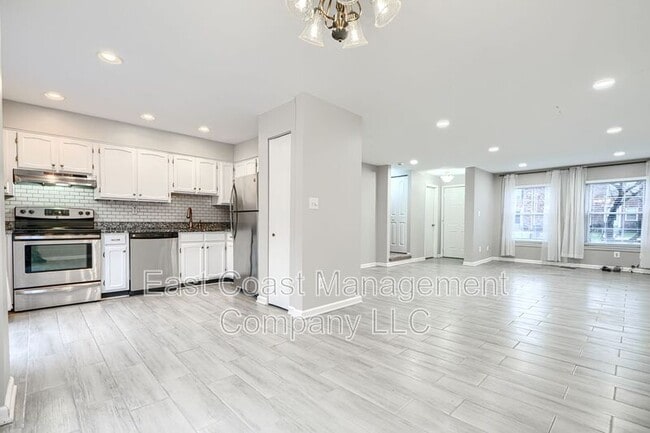 Building Photo - 12 Perryfalls Pl