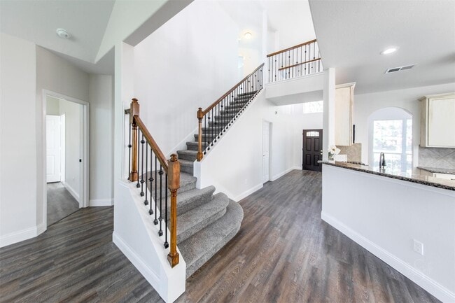 Building Photo - 2911 Ledgeside Ct