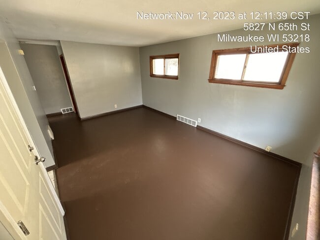 Photo - 5827 N 65th St