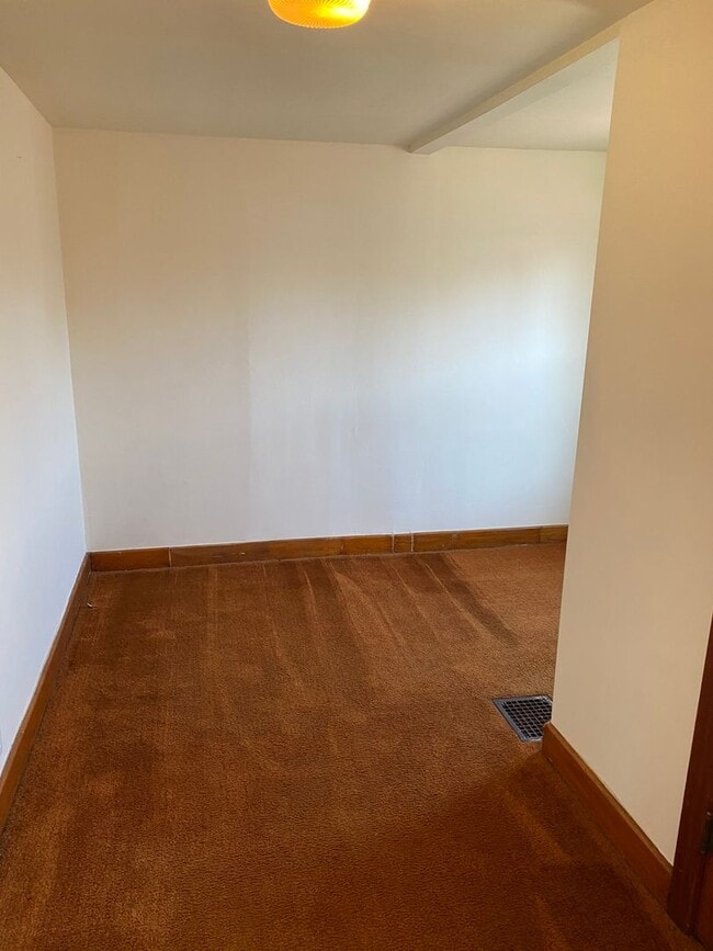 Photo - Two Bedroom House in Alton