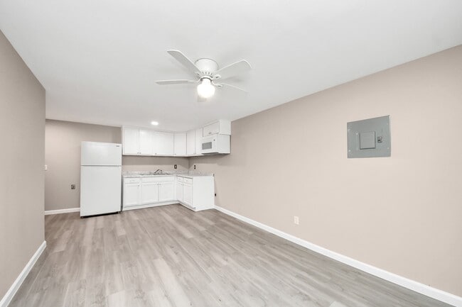 Photo - 17111 River Rd Unit B