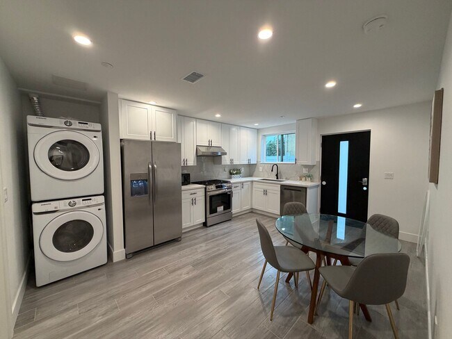 Photo - 3020 Normandie Ave Unidad C1-1