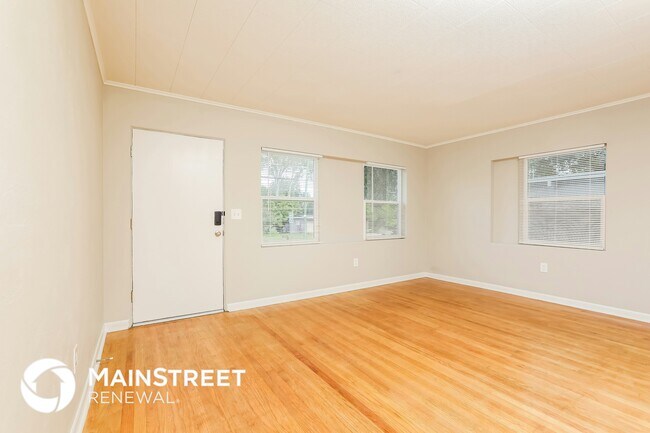 Photo - 6908 Ambassador Dr