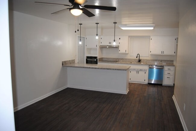 Photo - 3706 Rampart St