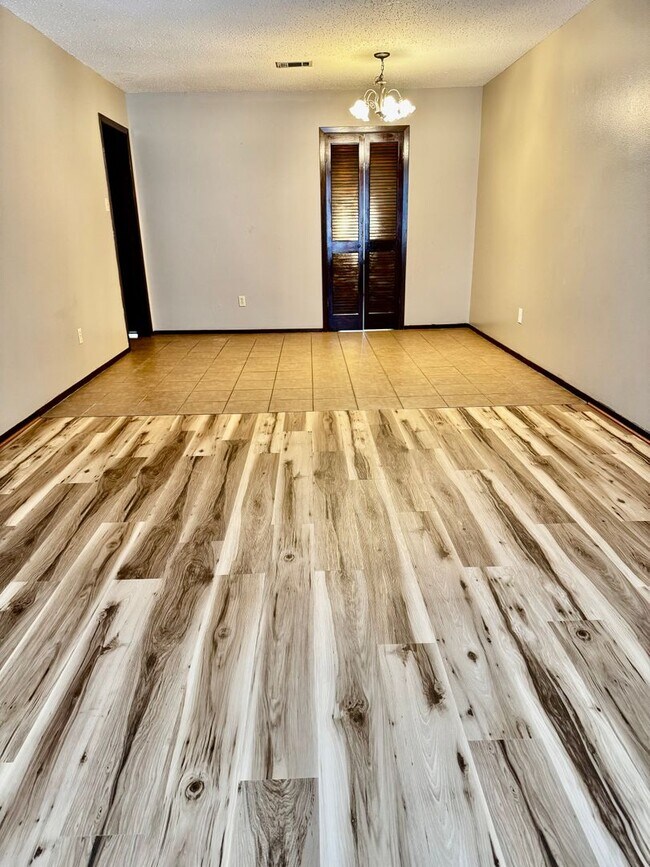 Photo - Oakview Condos Unit 4133 NE Stallings Dr. # 501