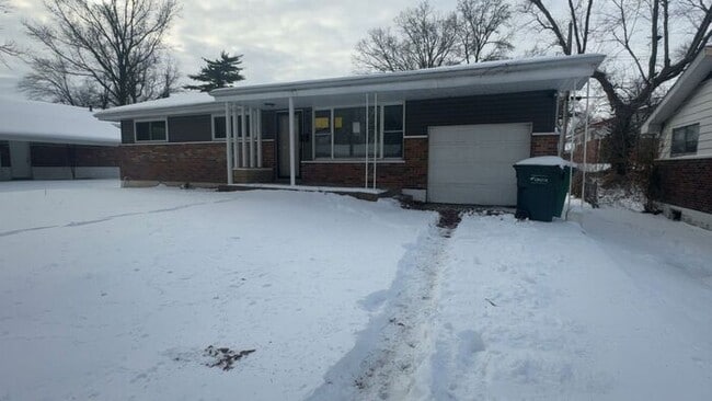 Building Photo - Spacious 3-Bedroom, 1-Bath Home in Moline Acres!