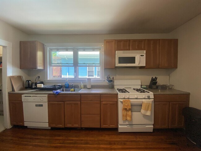 Photo - 12 Burnham St Unit 1