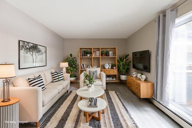 Photo - University Pointe