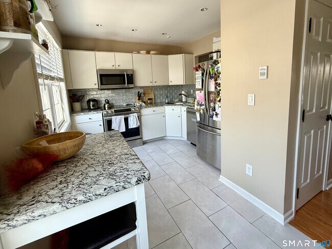 Photo - 133 Clearview Ct