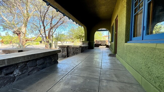 Photo - 3 bedroom historic home near U of A Campus and downtown!