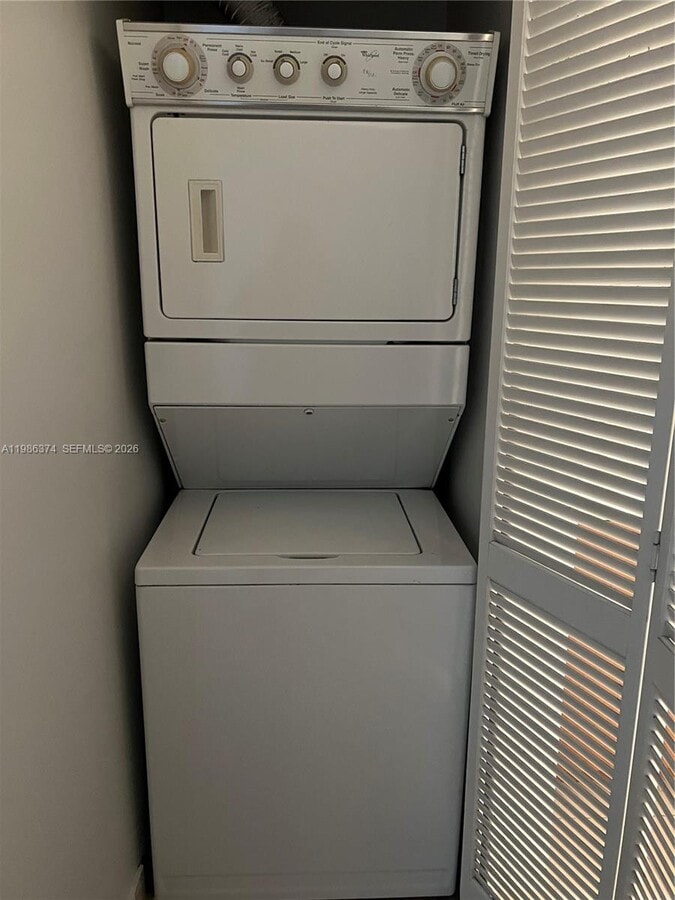 Photo - 1385 Crystal Way Unidad L