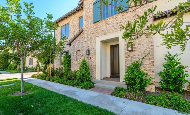 Photo - 3bedroom/3 bath/Gated Orchard Hill/Detache...