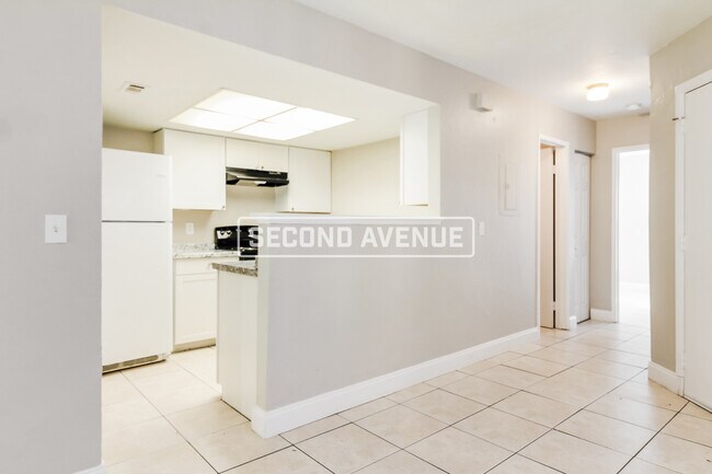 Photo - 1163 Bayshore Dr N