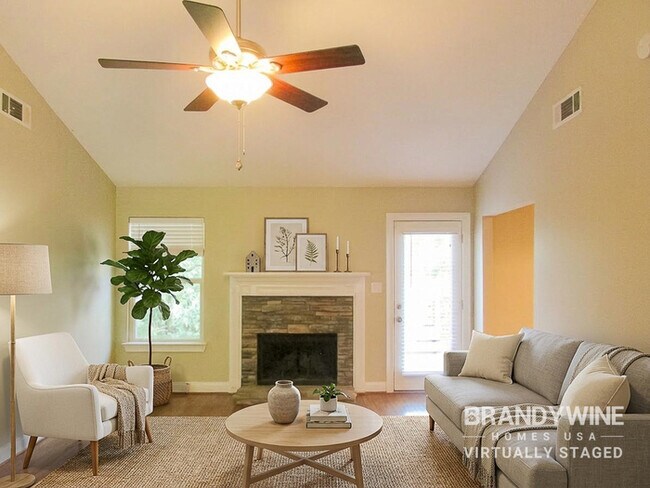 Photo - 366 Paces Overlook Trce