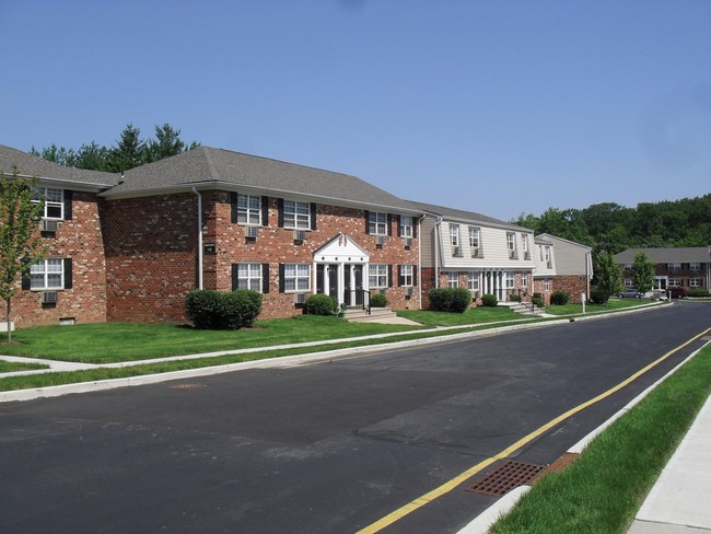 Barrington Gardens - Barrington Gardens Apartments