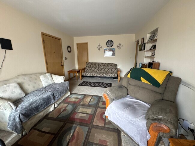 Livingroom - 5224 W Forest Home Ave