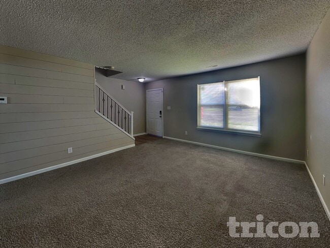 Photo - 1582 Tulip Ct