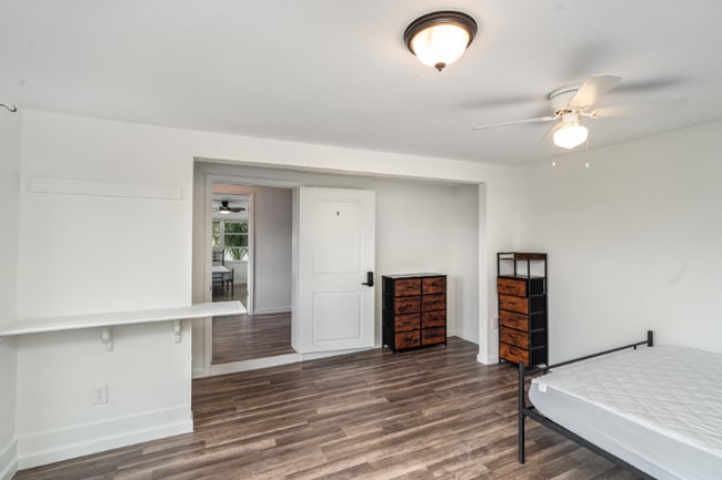 Photo - 221 Duxbury Ave