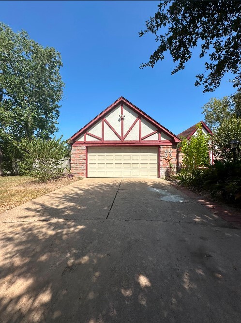 Photo - 6603 Crakston St