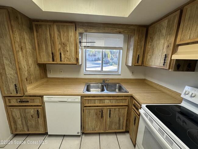 Photo - 1136 Steven Patrick Ave