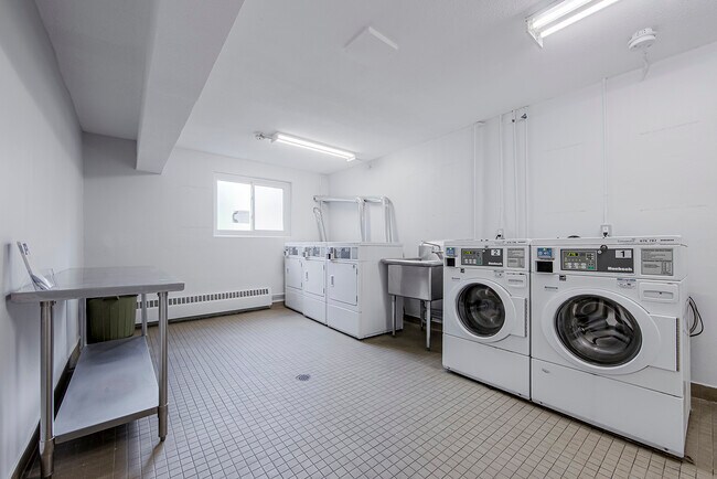 Photo - 51 Woolley Street & 75-85 Elgin St South