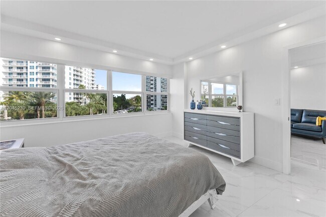 Photo - 3250 NE 28th St Unidad 403