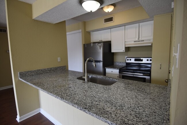 Photo - 6747 Quail Hollow Ct