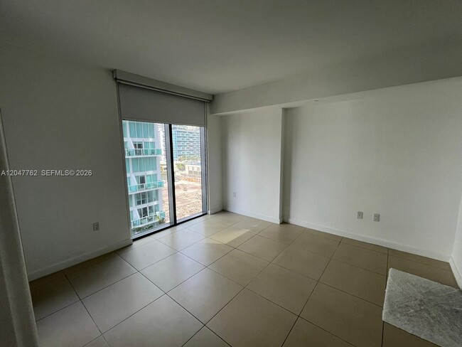 Photo - 31 SE 6th St Unit 1004