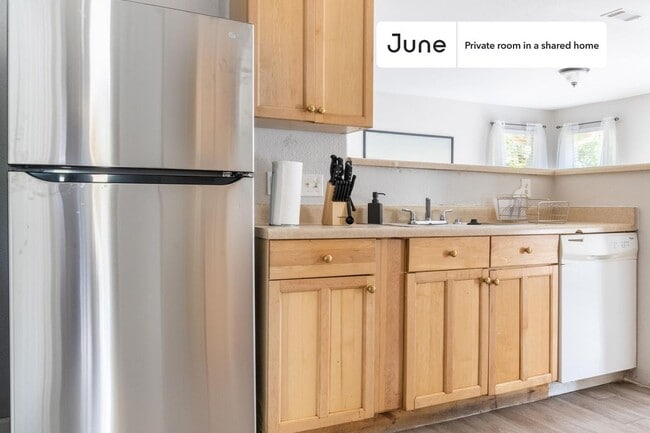 Photo - Room in Shared 3 bed/2 bath home Unidad C