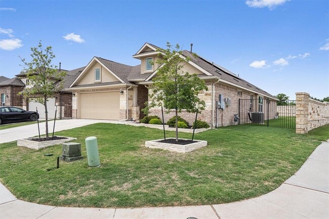 Photo - 600 Spurlock Wy House