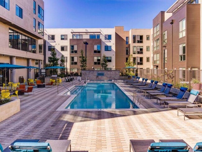 Photo - 2241 Latham St Unidad ID1268023P