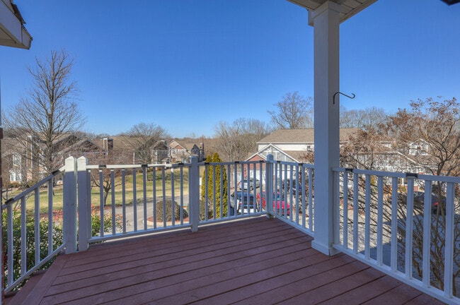 Photo - 922 Bracken Trail