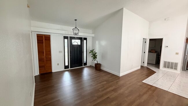 Photo - 20203 Majestic St