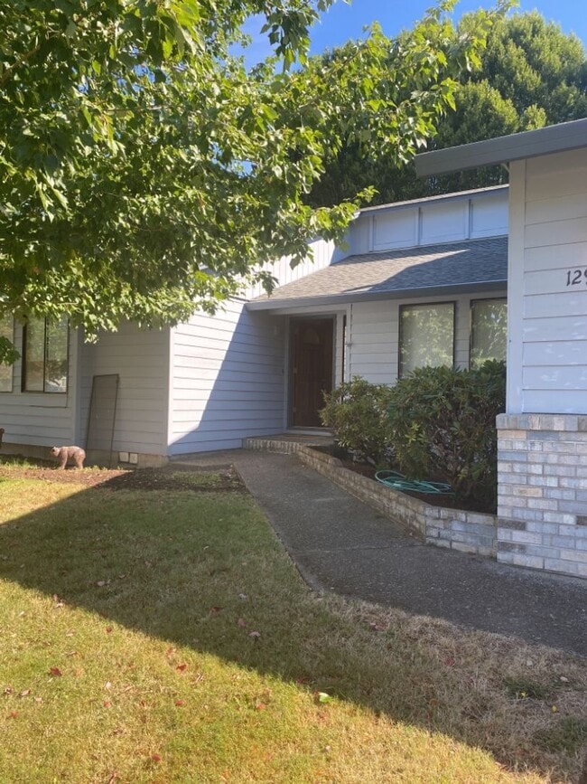 Photo - Felida 4 Bedroom with ADA bathroom