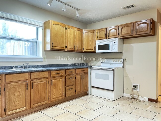 Photo - 1717 Lindsey Rd