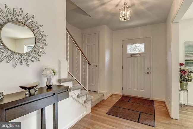 Photo - 1214 Colonial Rd