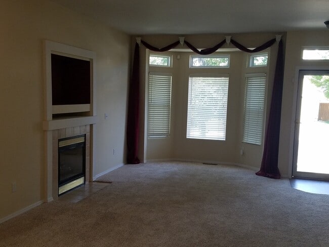 Photo - Fantastic home in Charleston Place, 4-bedroom, 3 bath, 2 car!