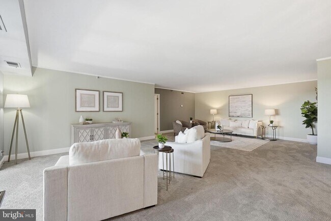 Photo - 1600 N Oak St Unit 1410