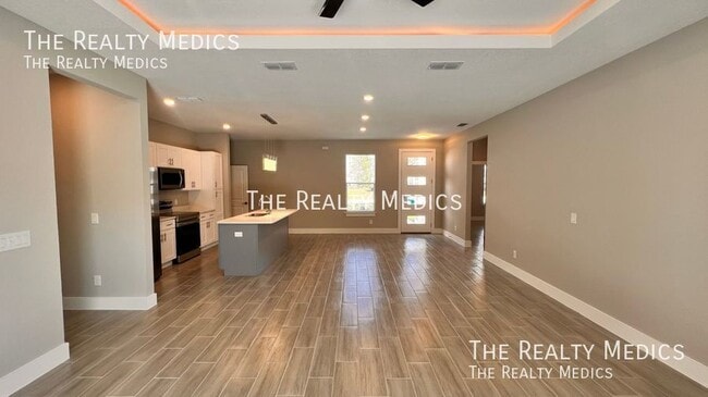 Photo - 265 Hyacinth Ct