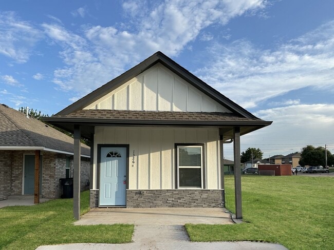 Building Photo - Charming 2-Bedroom Home in the Heart of La...