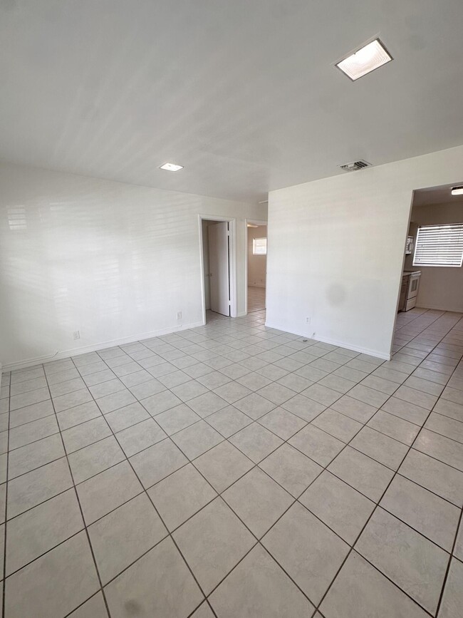 Photo - 100 NW 52nd St