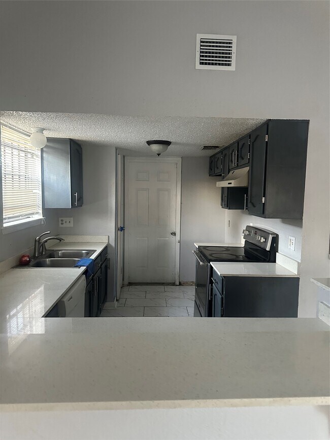 Photo - 11630 White Water Trail